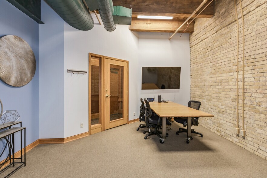 More Photos Of 413 Wacouta St, Saint Paul Office Residential For Lease