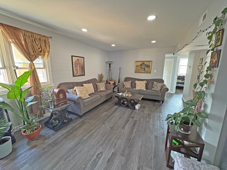 More Photos Of , Skokie Multifamily For Sale