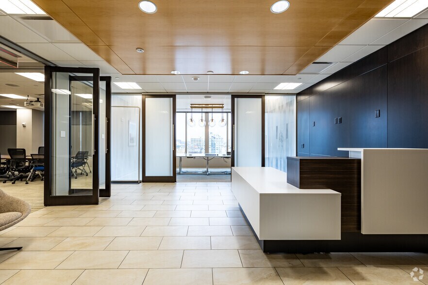 More Photos Of 1299 Farnam St, Omaha Office For Lease