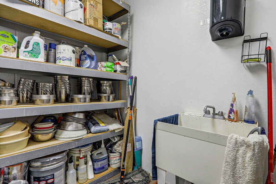 More Photos Of 10050 Mccombs St, El Paso Medical For Sale