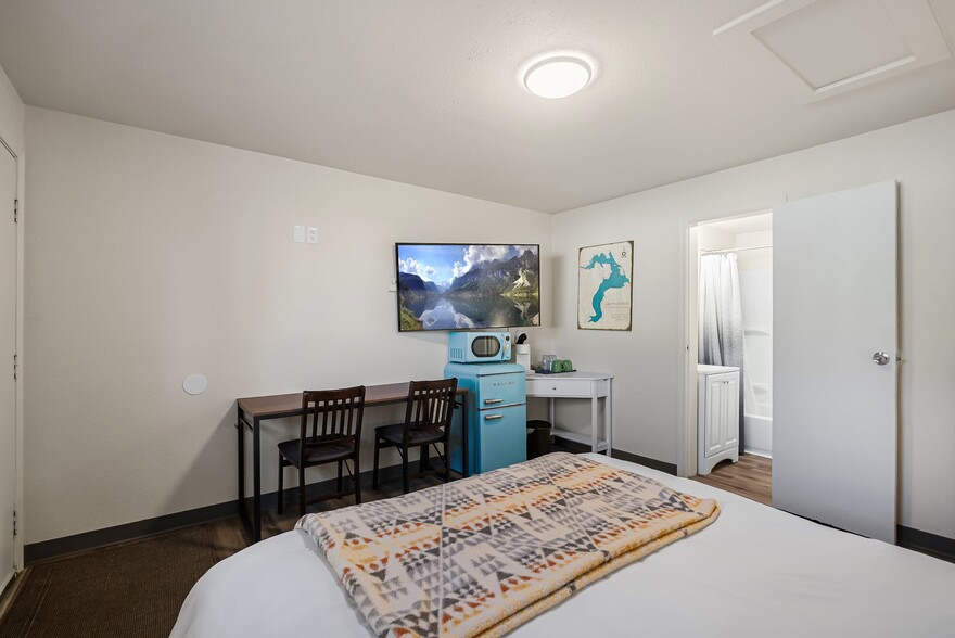 More Photos Of 501 N 4th Ave, Sandpoint Hotel For Sale