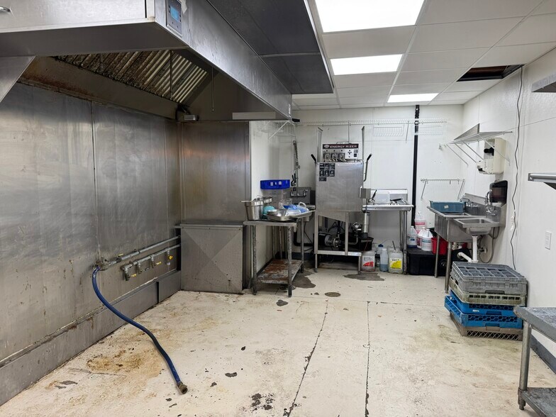 More Photos Of 1330 NE Highway 101, Lincoln City Restaurant For Sale