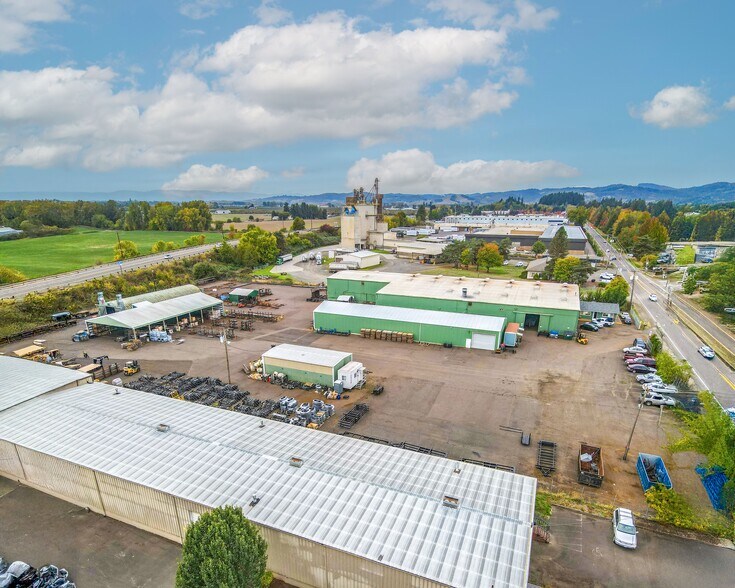 More Photos Of 280 SE Booth Bend Rd, McMinnville Manufacturing For Sale