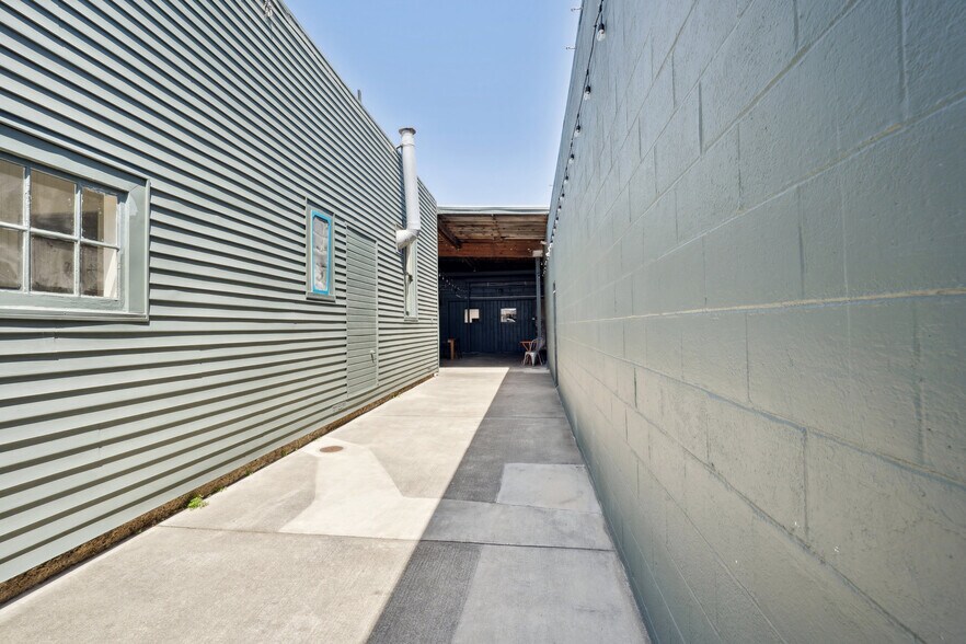 More Photos Of 1015 Howard Ave, San Mateo Service For Sale