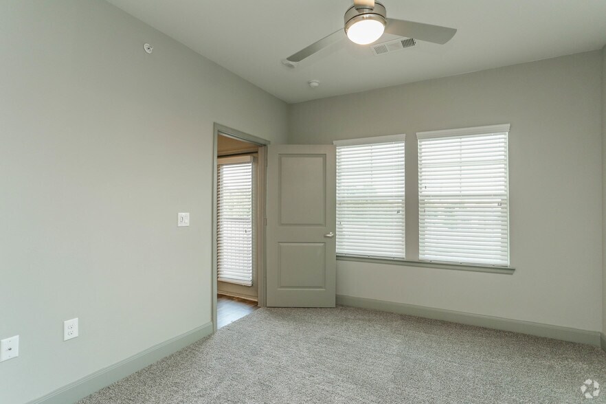 More Photos Of 14340 Wallisville Rd, Houston Apartments For Sale