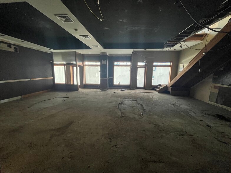 More Photos Of 4348-50 Main St, Philadelphia Restaurant For Sale