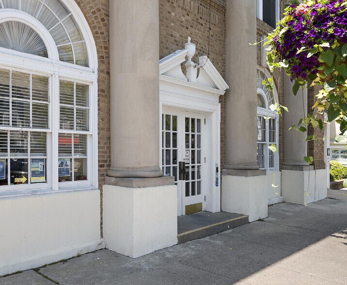 More Photos Of 138 Main St, Sag Harbor Office For Lease