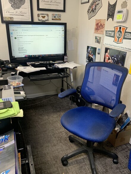 More Photos Of 2442 SE 1st St, Redmond Industrial For Lease