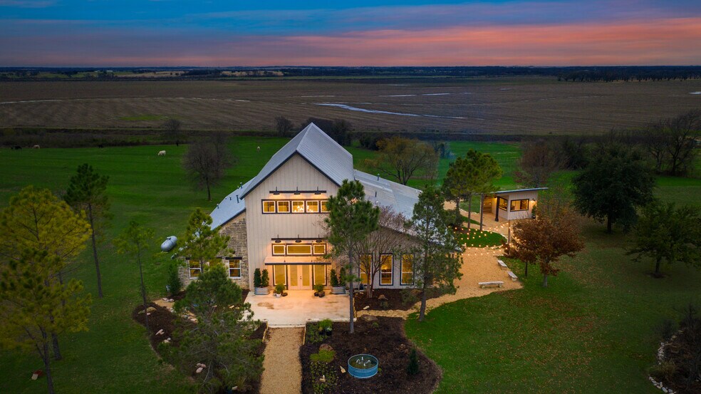 More Photos Of 955 Jack Eastham, Avalon Land For Sale