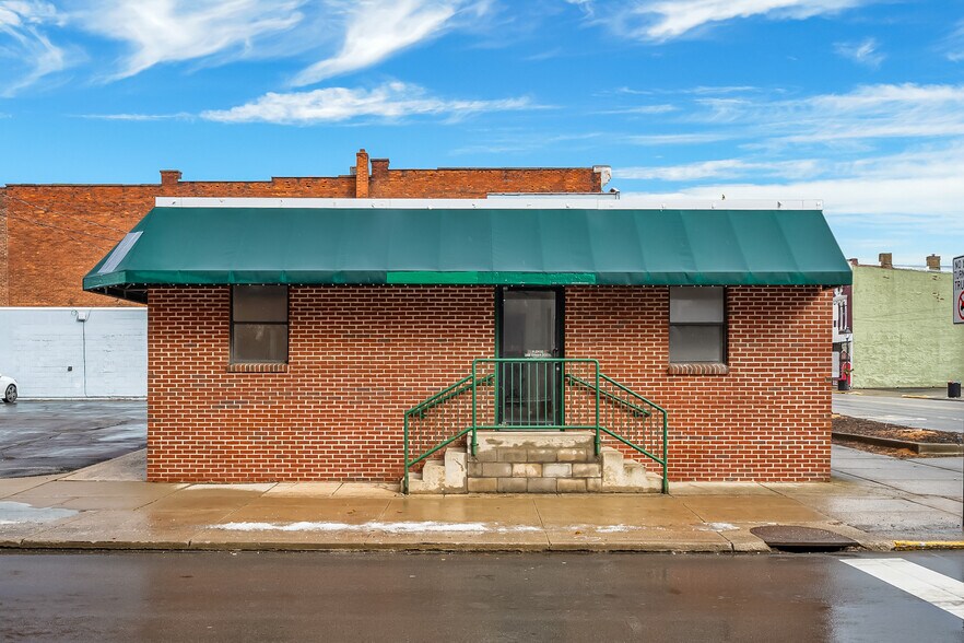 More Photos Of 114 W Church St, Marion Office Residential For Sale