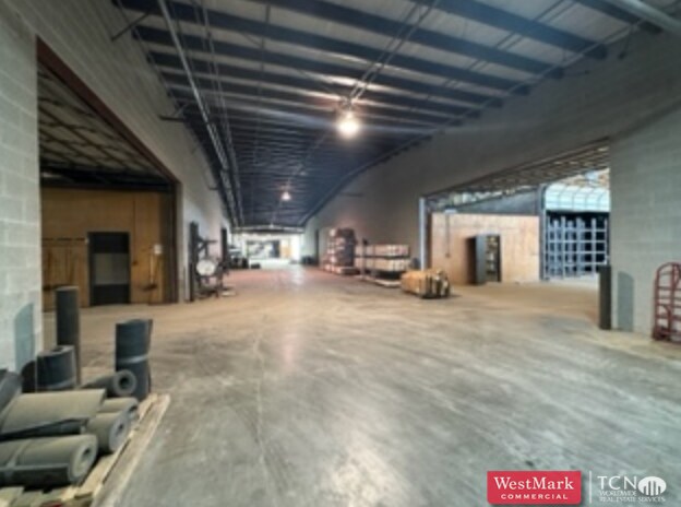 More Photos Of 2002 N Avenue N, Lubbock Manufacturing For Lease