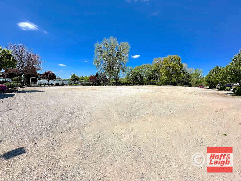 More Photos Of 1200 Main St, Lakemore Lodge Meeting Hall For Lease