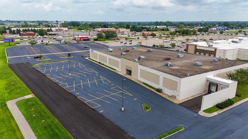 More Photos Of 1405 18th Ave NW, Austin General Retail For Lease