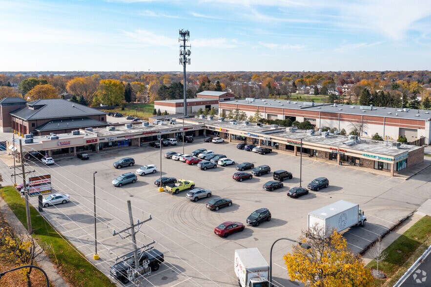 More Photos Of 640-674 Meacham Rd, Elk Grove Village Unknown For Lease