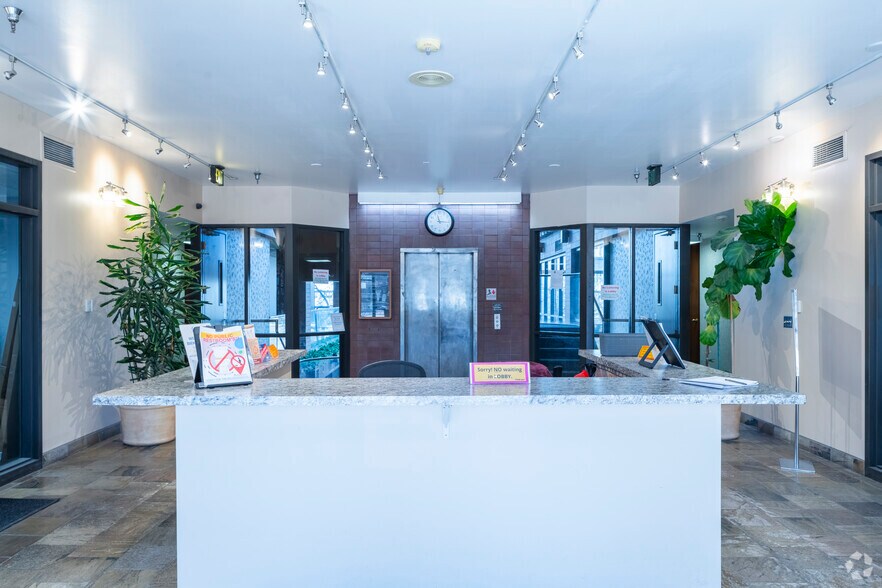 More Photos Of 14707 E 2nd Ave, Aurora Office For Lease