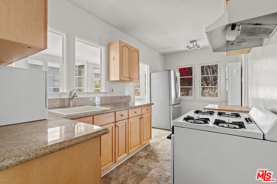 More Photos Of 1630 Franklin St, Santa Monica Multifamily For Sale