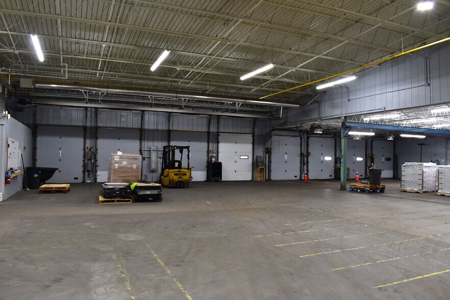 More Photos Of 2101 Kennedy Rd, Janesville Light Manufacturing For Lease