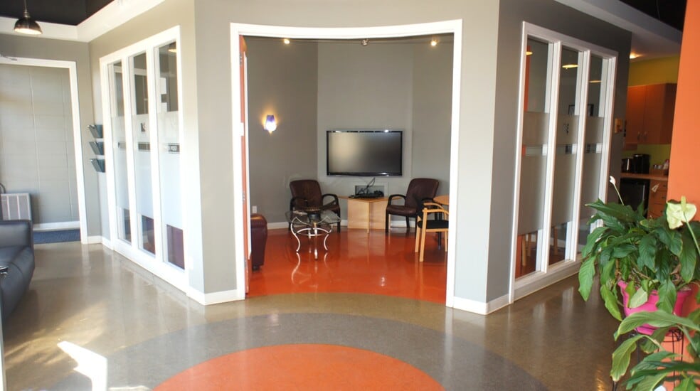 More Photos Of 7316 101 Ave NW, Edmonton Office For Sale