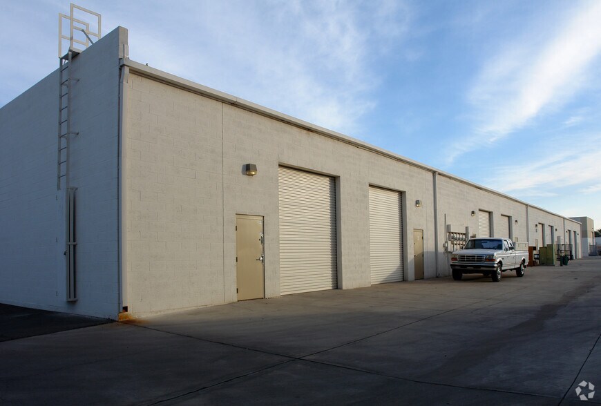 More Photos Of 3837 E Wier Ave, Phoenix Warehouse For Lease