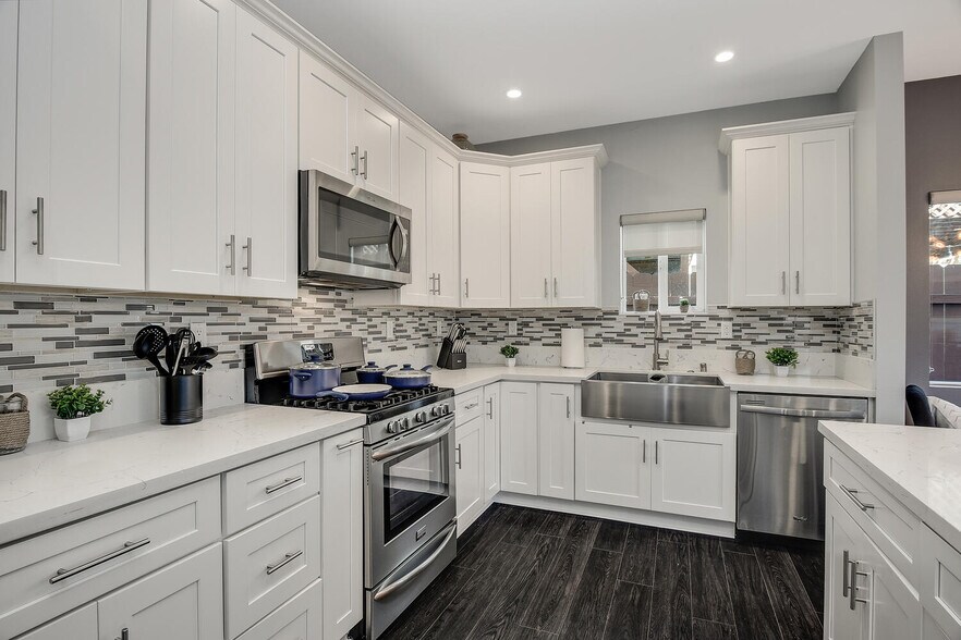 More Photos Of 5411 Lauretta St, San Diego Multifamily For Sale