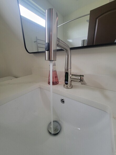 More Photos Of 925 Turner St, Maryville Apartments For Sale