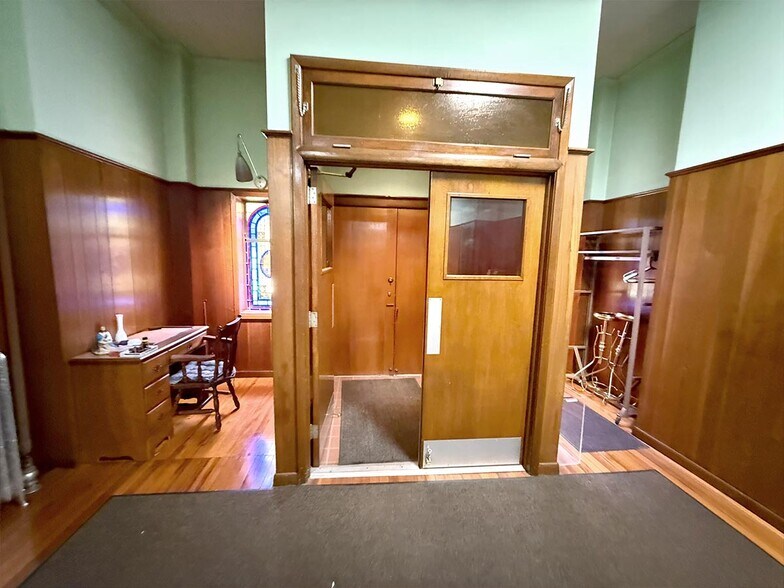More Photos Of 119 N George St, York General Retail For Sale