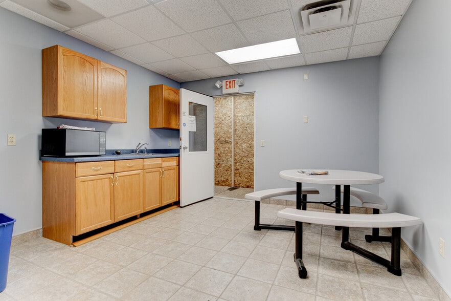 More Photos Of 5773 E Main Street Rd, Batavia Warehouse For Lease