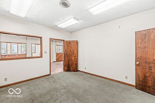 More Photos Of 101 S Anderson St, Elwood Restaurant For Sale