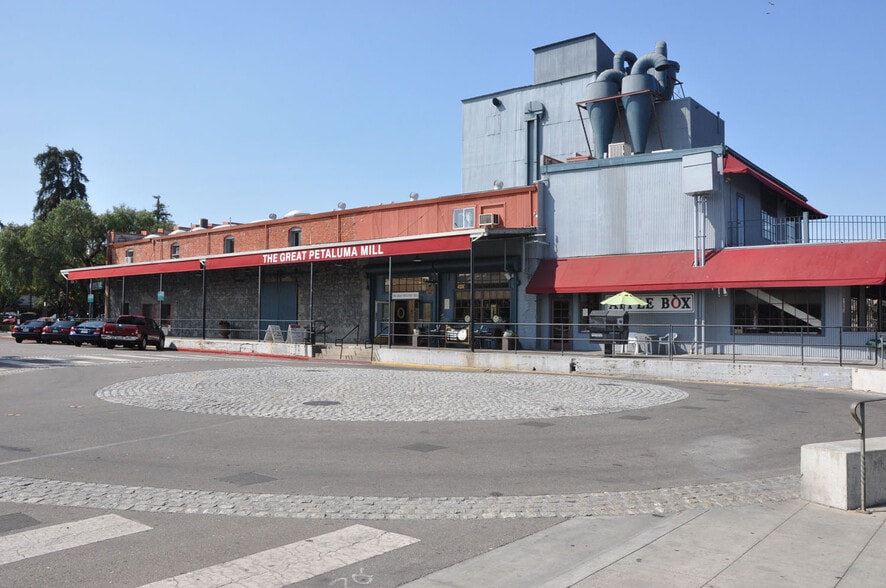 Primary Photo Of 6 Petaluma Blvd N, Petaluma General Retail For Lease