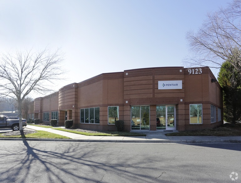 More Photos Of 9129 MONROE Rd, Charlotte Unknown For Lease