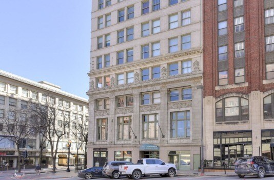 More Photos Of 1600 Farnam St, Omaha Apartments For Lease