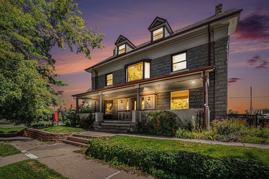 More Photos Of 1670 York St, Denver Office For Sale