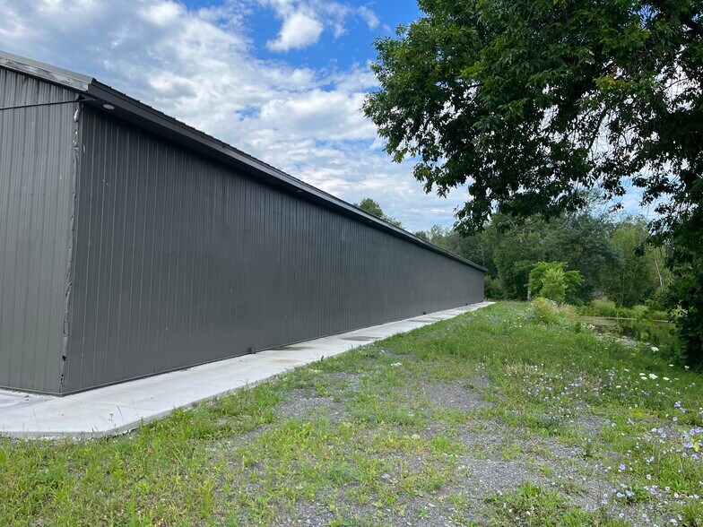 More Photos Of 13373 County Road 2, Morrisburg Industrial For Lease