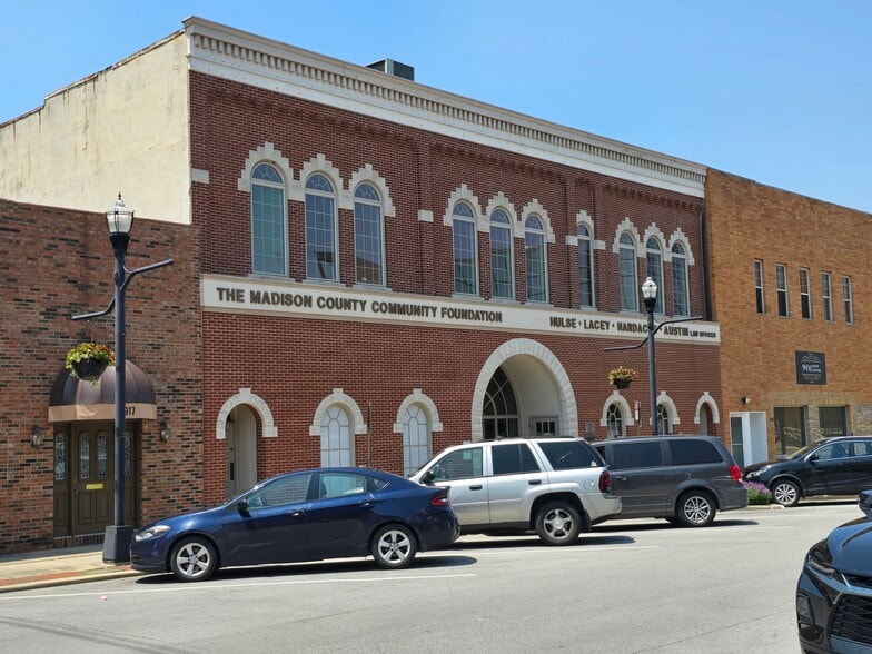 More Photos Of 911 Meridian St, Anderson Flex For Sale