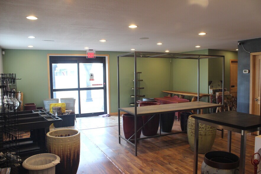 More Photos Of 80920 County Road 46, Hayward Showroom For Sale