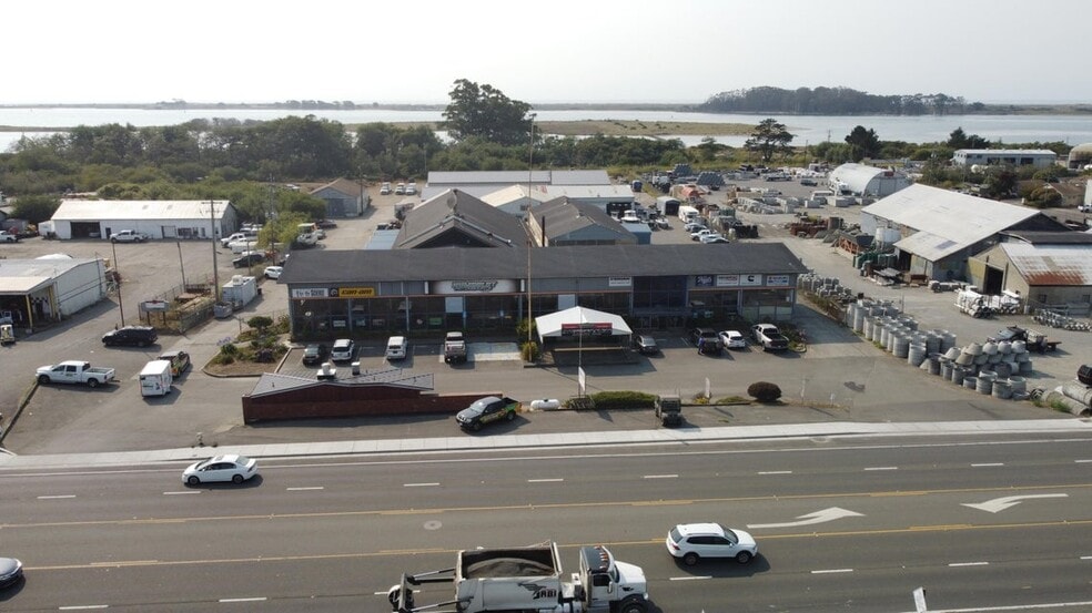 More Photos Of 3990 Broadway St, Eureka Showroom For Sale