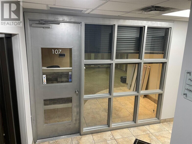 More Photos Of 1455 Ellis St, Kelowna Office Residential For Lease
