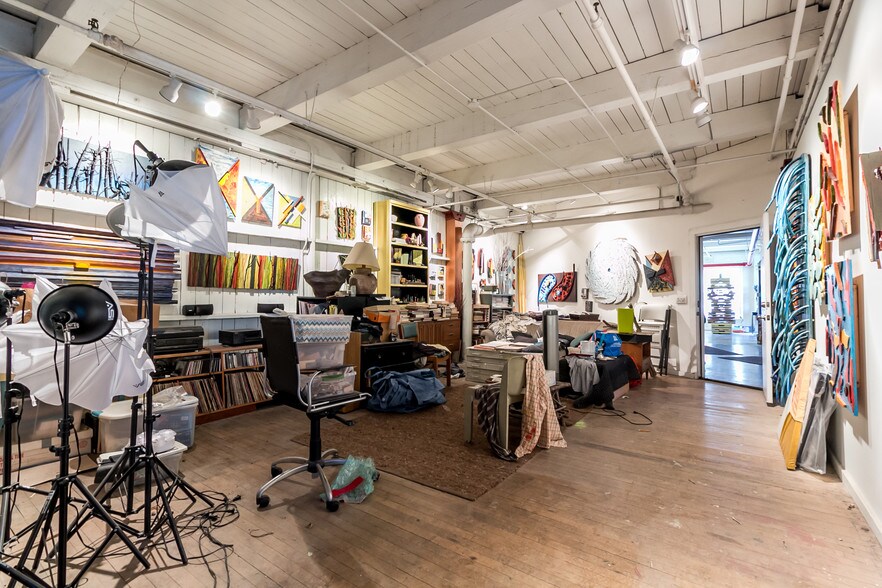 More Photos Of 2000 Brooklyn St, Detroit Office For Sale