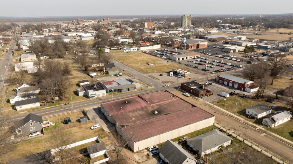 More Photos Of 303 N 13th St, Paducah Light Distribution For Sale