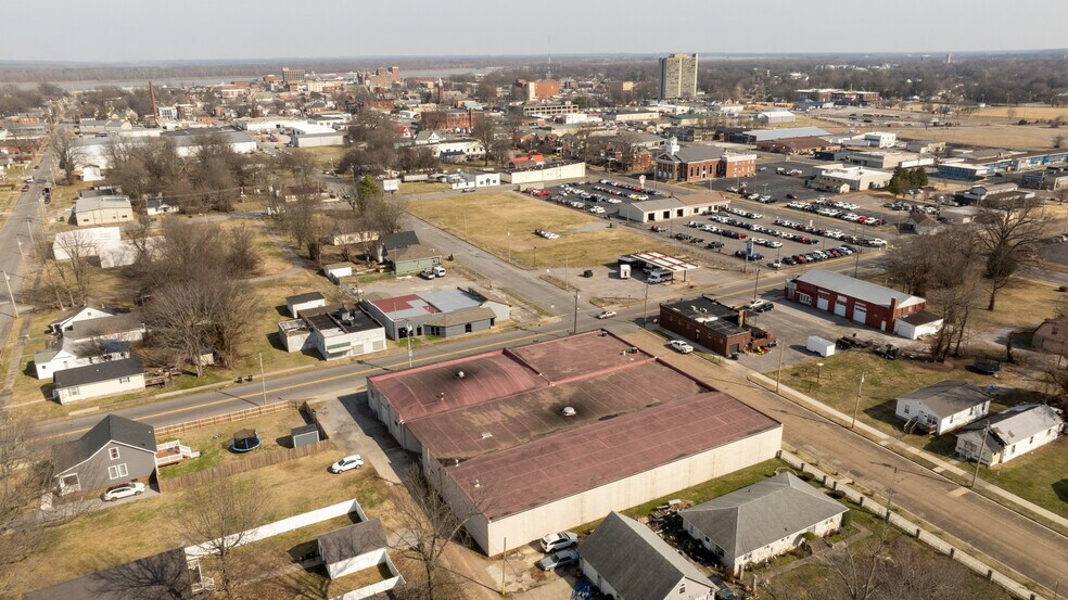 More Photos Of 303 N 13th St, Paducah Light Distribution For Lease
