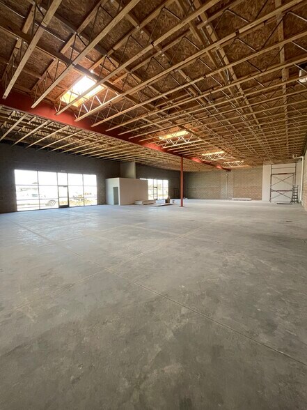 More Photos Of 1133 W Avenue L12, Lancaster Light Distribution For Lease