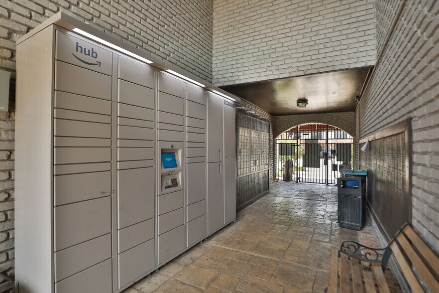 More Photos Of 3015 Greenridge Dr, Houston Apartments For Sale