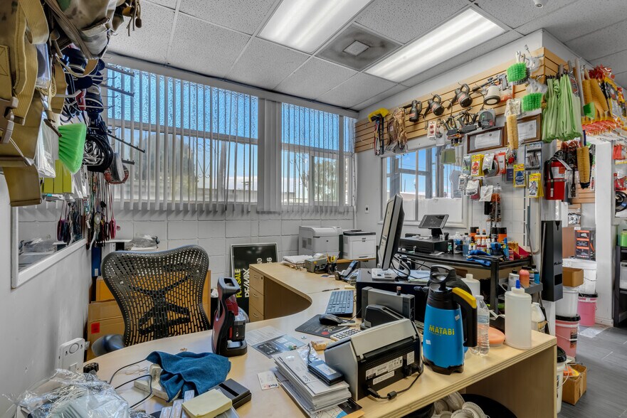 More Photos Of 5711 Sheila St, Commerce Warehouse For Sale