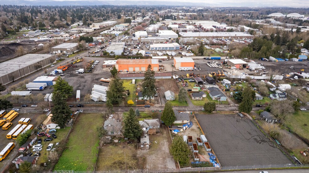 More Photos Of 6350 NE 66th Ave, Portland Flex For Sale