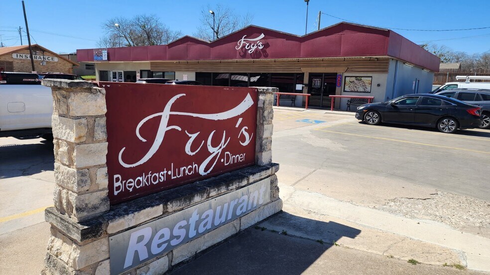 More Photos Of 802 S Main St, Belton General Retail For Sale