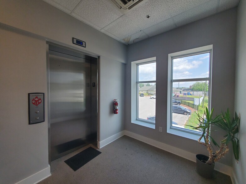 More Photos Of 325 Cherokee Blvd, Chattanooga Loft Creative Space For Lease