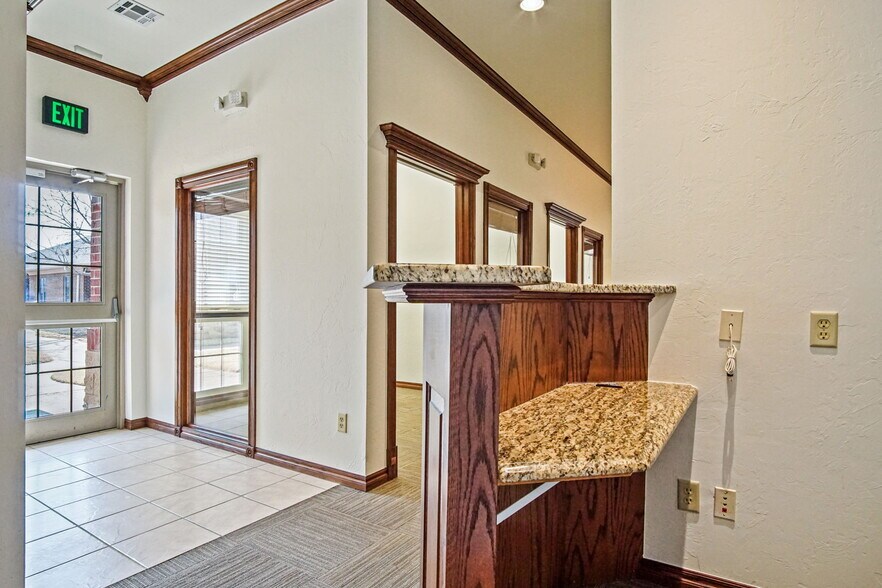 More Photos Of 1006 24th Ave NW, Norman Office For Sale