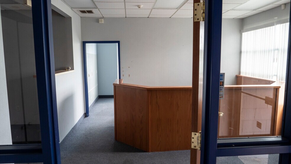 More Photos Of 495 Aero Dr, Cheektowaga Light Distribution For Lease
