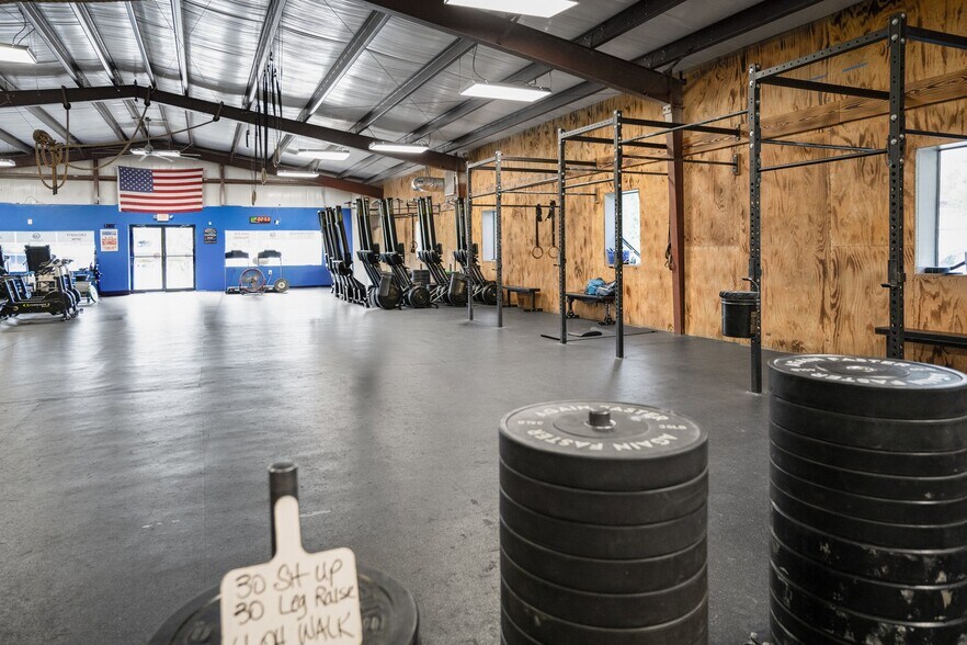 More Photos Of 140 NE Yellow Pine Ave, Madison Restaurant For Sale