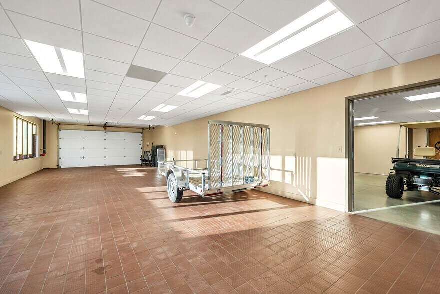 More Photos Of 81 Whittier Hwy, Moultonborough Office For Sale